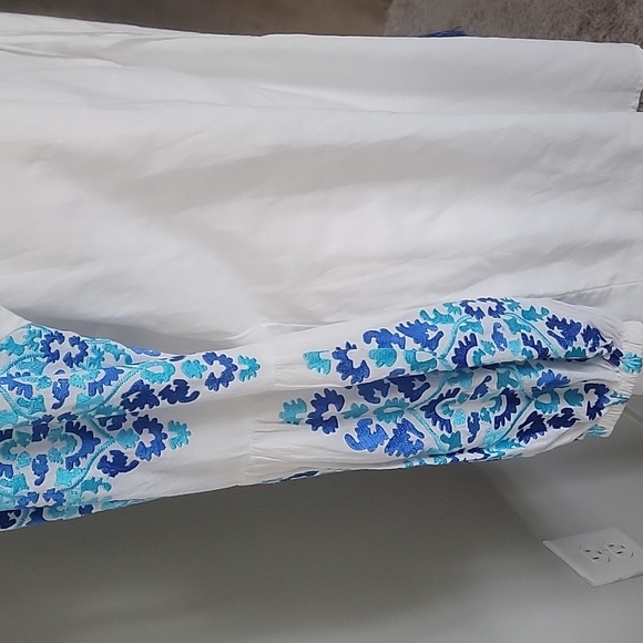 Bindu NWT LG Lucia Tunic or Beach Cover Up with Embroidered Sleeves - Picture 3 of 4